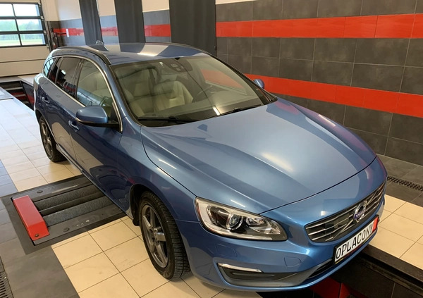 Volvo V60 cena 45500 przebieg: 210000, rok produkcji 2014 z Skaryszew małe 172